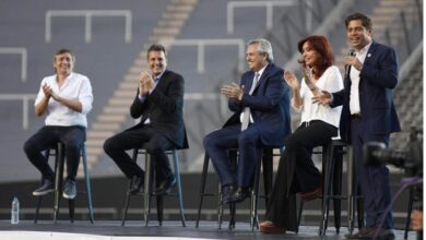 Photo of FERNÁNDEZ Y CRISTINA COMPARTIERON UN ACTO EN LA PLATA CON CRÍTICAS INTERNAS A LA OPOSICIÓN Y A LA JUSTICIA