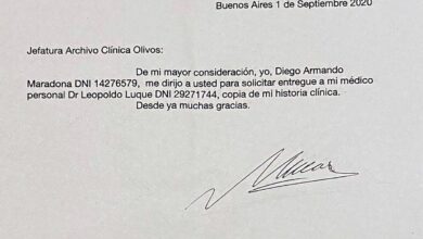 Photo of PERITOS CONFIRMARON QUE FALSIFICARON LA FIRMA DE MARADONA