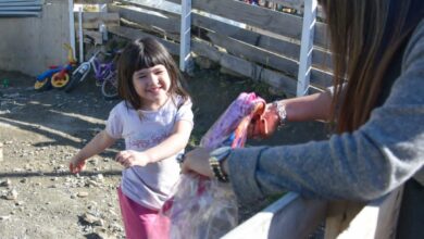 Photo of EL MUNICIPIO DE USHUAIA INICIÓ LA ENTREGA DE KITS ESCOLARES A FAMILIAS ASISTIDAS