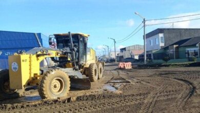 Photo of RÍO GRANDE MÁQUINAS VIALES Y PERSONAL MUNICIPAL REFUERZAN EL TRABAJO EN DISTINTOS BARRIOS