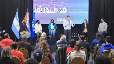 Photo of MARTÍN PEREZ ACOMPAÑÓ LA ENTREGA DE NOTEBOOKS DONADAS POR LA FUNDACIÓN YPF