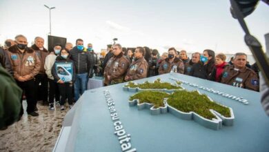 Photo of EMOTIVO ACTO DE CIERRE DE LA “CÁPSULA DEL TIEMPO” EN LA PLAZA ISLAS MALVINAS DE LA CIUDAD DE USHUAIA