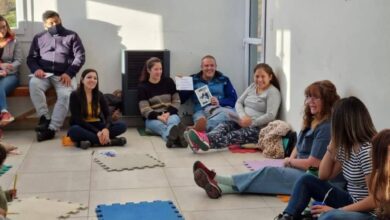 Photo of EL IMD DE USHUAIA ARTICULA ACTIVIDADES PARA NIÑOS Y NIÑAS QUE CONCURREN AL TALLER DE TERAPIA ASISTIDA CON PERROS