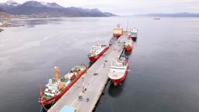 Photo of DESTACAN EL AMARRE DE EMBARCACIONES PERTENECIENTES A PROGRAMAS ANTÁRTICOS EN EL PUERTO DE USHUAIA