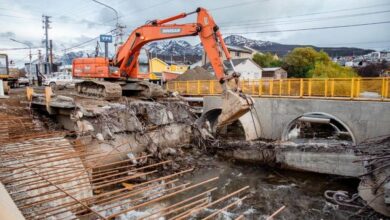 Photo of COMENZÓ LA DEMOLICIÓN DEL VIEJO PUENTE SOBRE EL ARROYO GRANDE