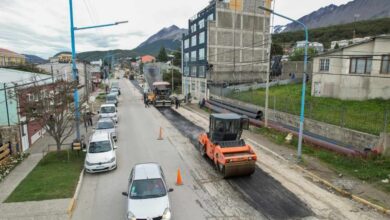 Photo of SE REPAVIMENTÓ EL SECTOR DE AVENIDA ALEM DONDE SE REALIZÓ EL TENDIDO DE UN TRAMO DEL NUEVO ACUEDUCTO PARA USHUAIA