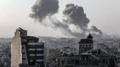 Photo of Pese a la presión internacional, Israel despliega sus tanques en el centro de Rafah