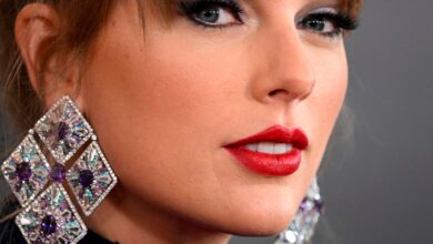 Photo of Del glamour de Cleopatra al encanto de Taylor Swift: la fascinante historia del labial rojo