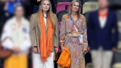 Photo of La descontracturada “selfie olímpica” de Máxima Zorreguieta y su hija Amalia en París que causó furor