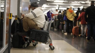 Photo of Filas interminables, pasillos colapsados y quejas esta mañana en Aeroparque por las demoras y cancelaciones de vuelos