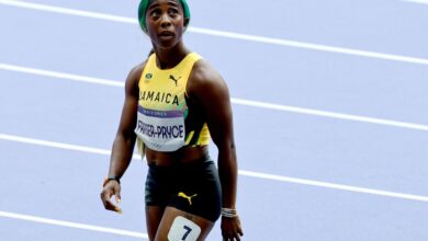 Photo of Juegos Olímpicos insólitos: a Fraser-Pryce, la mejor velocista de la historia, no la dejaron pasar y se perdió los 100 metros