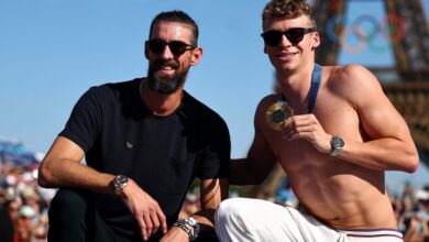 Photo of Marchand y Phelps en la torre Eiffel