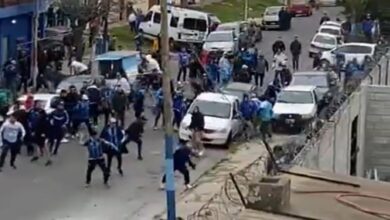 Photo of La barra de San Telmo tuvo un feroz enfrentamiento con la Policía tras la derrota ante Defensores de Belgrano