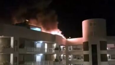 Photo of Australia: un helicóptero se estrelló en el techo de un Hotel Hilton, causó un incendio y forzó una evacuación masiva