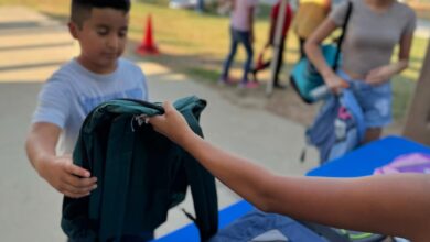 Photo of Regreso a clases en California: fecha y hora en las que te darán gratis mochilas, útiles escolares y cortes de pelo