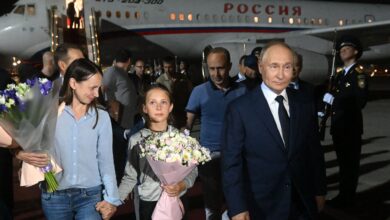 Photo of Putin recibió al matrimonio de espías con pasaporte argentino y los saludó en español: sus hijos no sabían que eran rusos