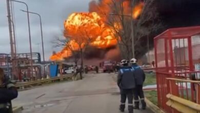 Photo of Incendio en la refinería de YPF en Ensenada: hay un gran operativo de bomberos y Prefectura