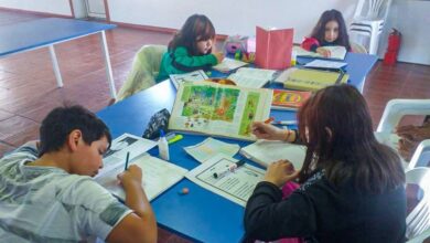 Photo of Continúan las clases de apoyo escolar en los B° Aeropuerto, Bishop y Malvinas Argentinas