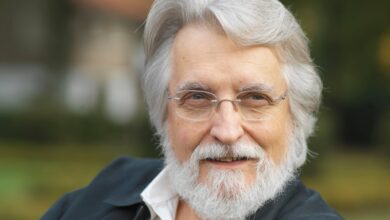 Photo of Neale Walsch: la historia  del hombre que “habla” con Dios