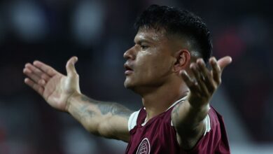 Photo of Un penal no cobrado y dos goles anulados: las decisiones arbitrales que impidieron que Lanús rompa el cero ante Independiente Medellín