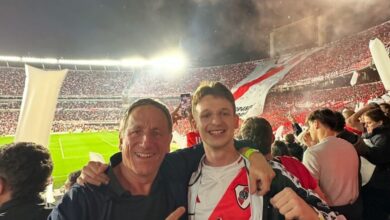 Photo of Dos británicos rendidos ante el aliento de la gente de River: “Es la mejor atmósfera de Sudamérica”