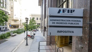 Photo of Blanqueo: por primera vez, la AFIP habilita la posibilidad de pagar un impuesto en dólares desde el exterior