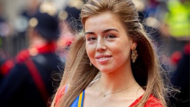 Photo of La princesa Alexia deslumbró con su vestido rojo para el Día del Príncipe y todos la compararon con Máxima