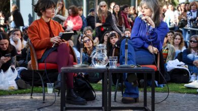 Photo of Mariana Enriquez en la Feria del Libro Usado: “Hay que resignarse, no siempre sabés sobre lo que estás escribiendo”