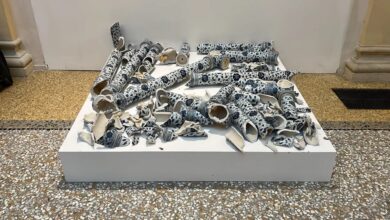 Photo of “Inaceptable”. Destruyeron una escultura de porcelana de Ai Weiwei en Bolonia