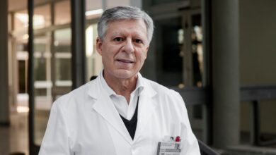 Photo of La dramática historia de vida del doctor Daniel López Rosetti y por qué fue el “arcoíris” de su familia