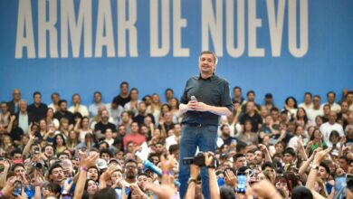 Photo of Máximo Kirchner reapareció con un mensaje interno para Axel Kicillof y duras críticas a Javier Milei