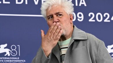 Photo of Pedro Almodóvar: “Es una película a favor de la eutanasia; es terrible tener que comportarse como delincuentes”