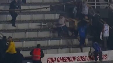 Photo of Se suspendió el clásico marplatense de básquet por una terrible batalla campal entre ambas hinchadas a poco del final