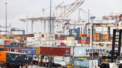 Photo of La convocatoria a la primera huelga en décadas de los puertos de Estados Unidos amenaza con bloquear la economía