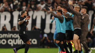 Photo of Corinthians goleó y salió del descenso