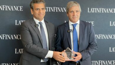 Photo of Quién le dio el premio a Luis Caputo como el “ministro de finanzas del año”