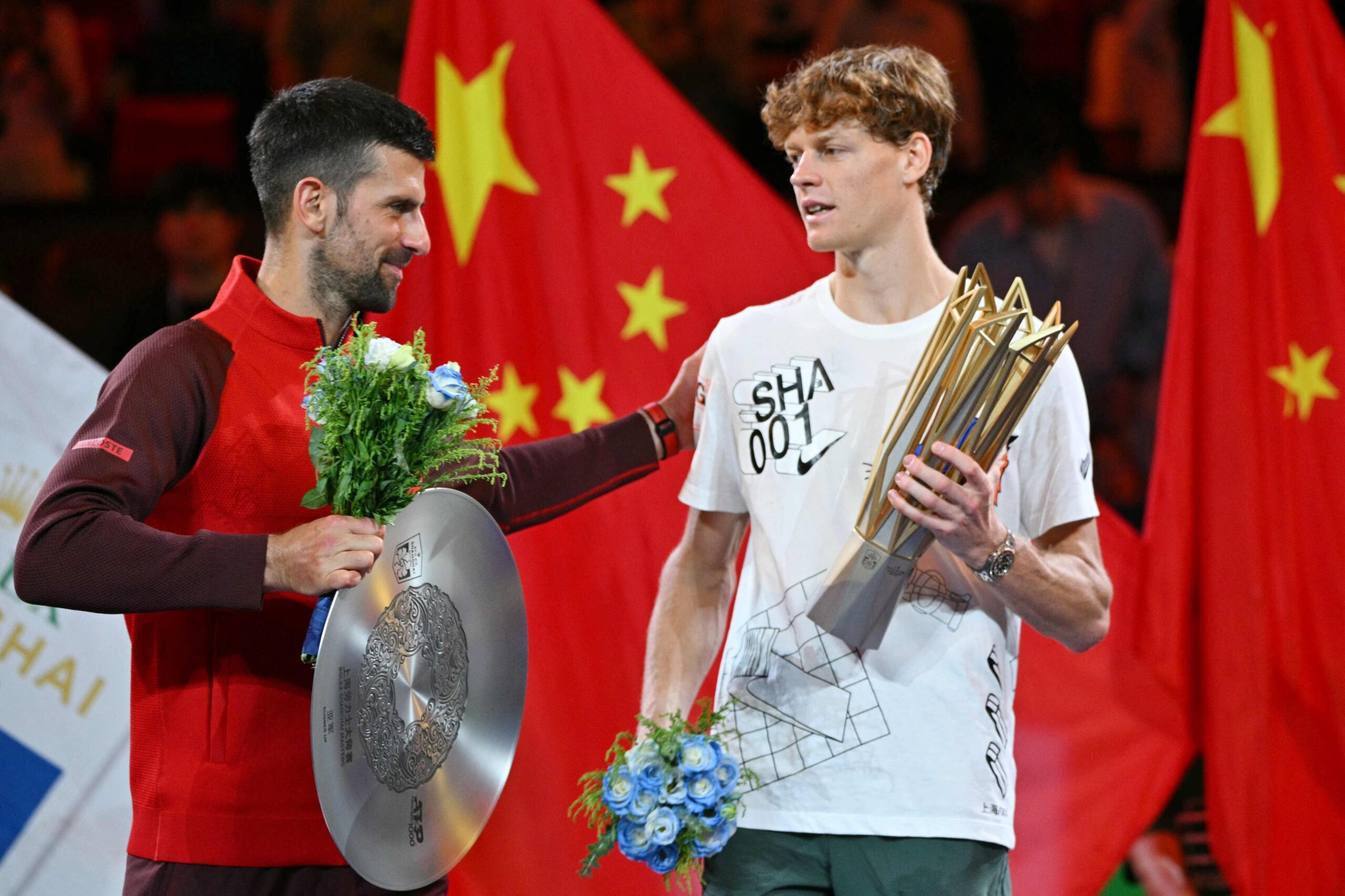 Photo of Jannik Sinner venció a Novak Djokovic en el Masters 1000 de Shanghai y alcanzó su séptimo título de la temporada