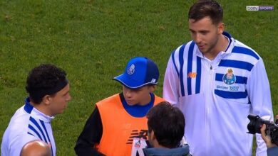 Photo of Ganó el MVP del partido y se lo dio al alcanzapelotas, clave en el gol del triunfo