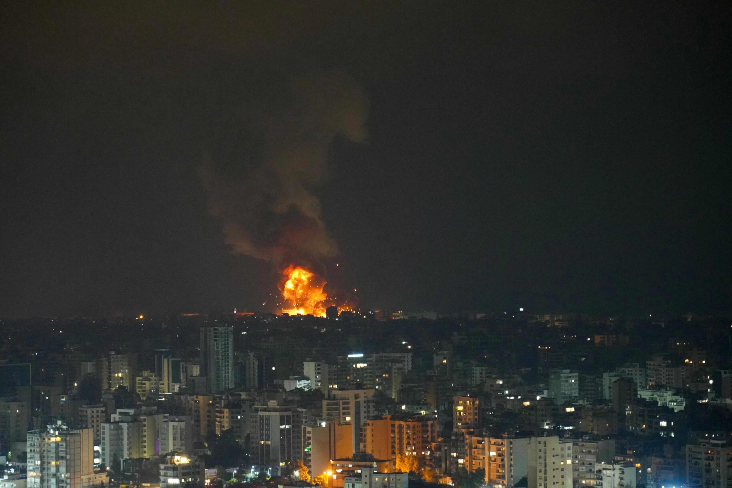 Photo of El ejército de Israel dijo que eliminó a dos importantes líderes de Hezbollah con “ataques precisos” en Líbano