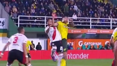 Photo of Video: el referí fue al VAR pero no cobró penal contra River porque no vio foul