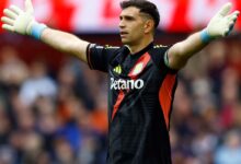 Photo of Dibu Martínez volvió a la acción en la Premier League y busca los tres puntos ante el Fulham