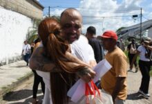 Photo of Las autoridades de Venezuela excarcelan a decenas de opositores detenidos tras las elecciones, según grupos activistas