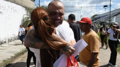 Photo of Las autoridades de Venezuela excarcelan a decenas de opositores detenidos tras las elecciones, según grupos activistas