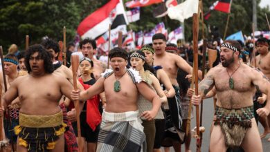 Photo of Con una marcha y un haka masivo, los maoríes se levantan contra un proyecto libertario en Nueva Zelanda