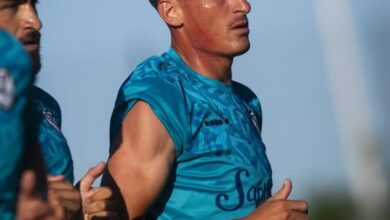 Photo of El goleador de Vélez no descansa y se entrena en pleno Fin de Año