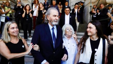 Photo of El juez Maqueda dejó la Corte Suprema ovacionado y el máximo tribunal empieza a funcionar con tres integrantes