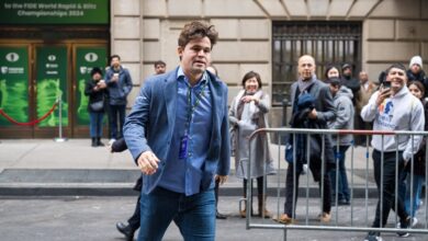 Photo of Magnus Carlsen abandonó el Mundial de Partidas Rápidas porque no le dejaron jugar con jeans