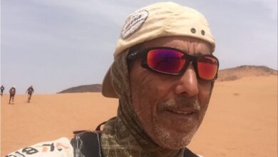 Photo of Bebió su orina y sangre de murciélago para sobrevivir en el desierto: la odisea del atleta que pasó diez días perdido en el Sahara