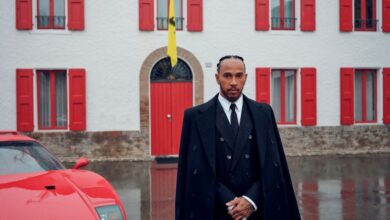 Photo of Lewis Hamilton y la primera foto oficial con Ferrari: “Siempre soñé con correr de rojo”