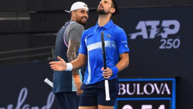 Photo of Novak Djokovic y Nick Kyrgios fueron eliminados en Brisbane, pero protagonizaron un punto increíble en el dobles